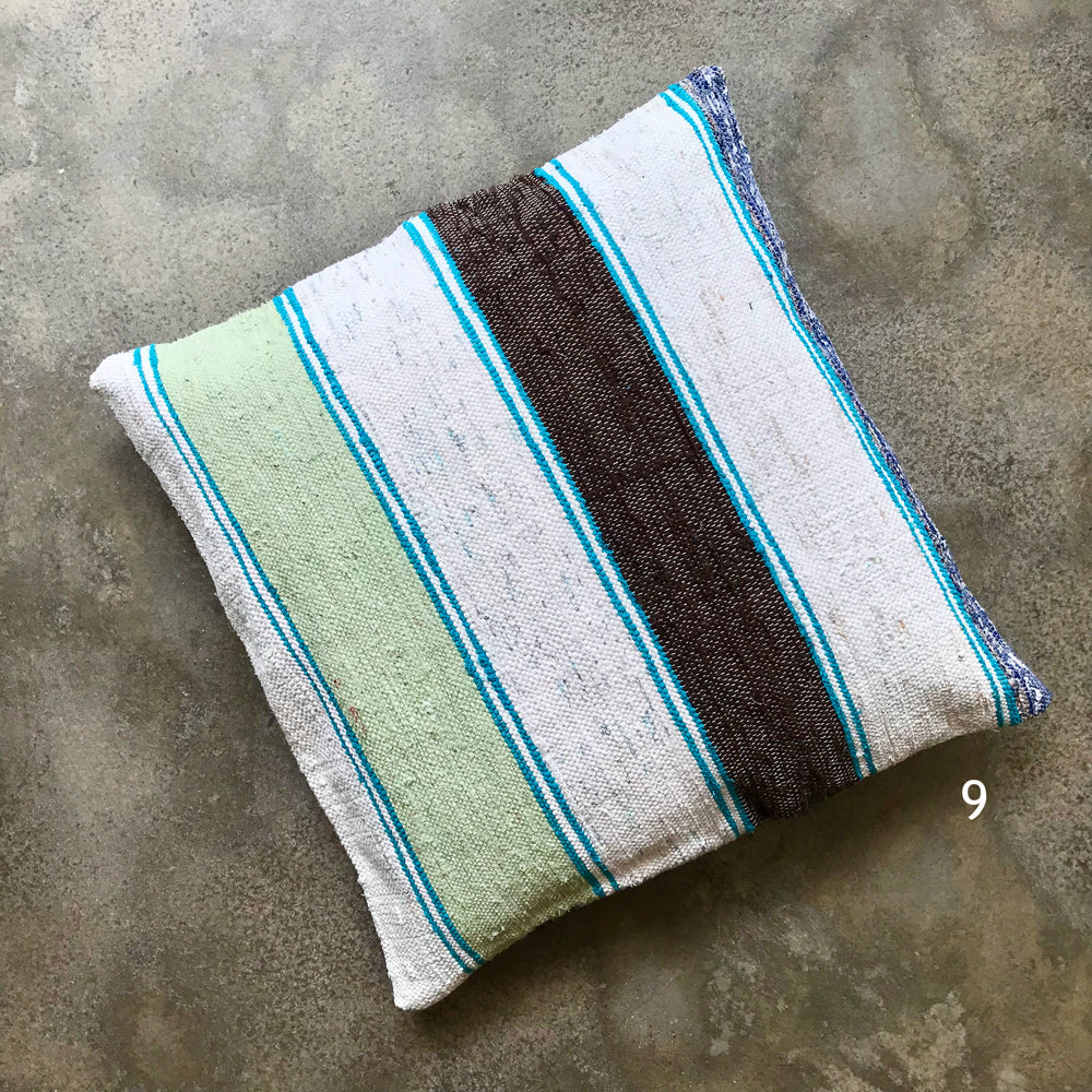 Handwoven rag pillow cover - Image 10