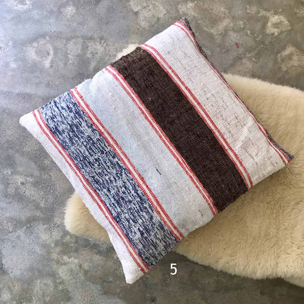 Handwoven rag pillow cover - Image 6