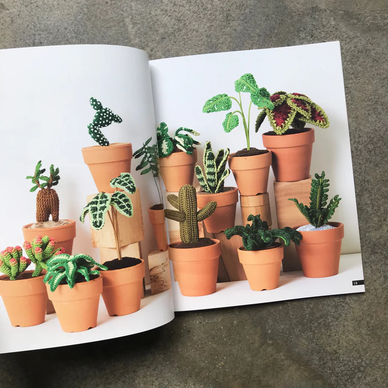 Crocheted houseplants knitted with embroidery thread | 刺しゅう糸で編む かぎ針編みの観葉植物 - Image 4