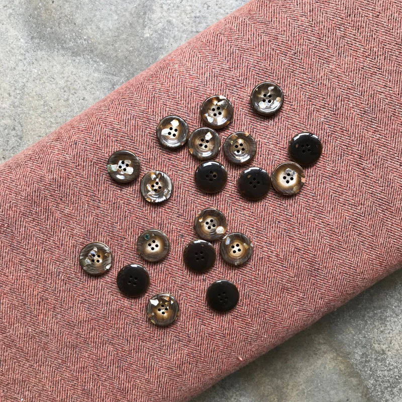Recycled Mother of Pearl Buttons 31820 - Image 2