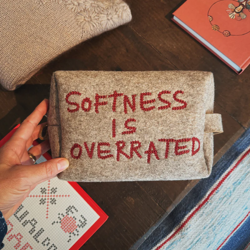 Wool felt travel pouch - Image 8